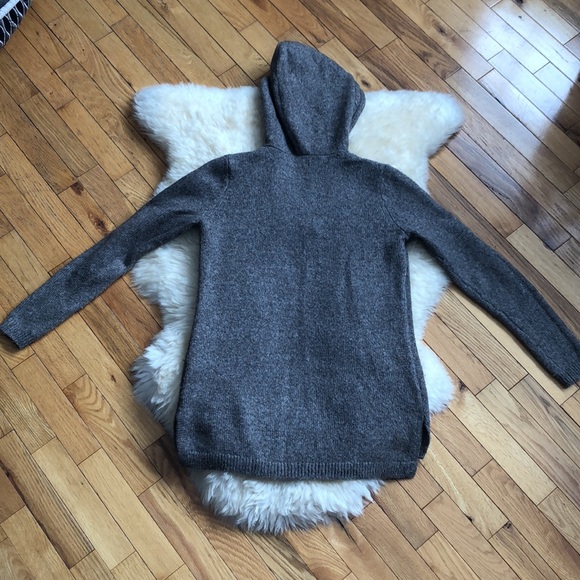 SONOMA Goods For Life Super soft v-neck hooded sweater in light brown. Size S. - Picture 9 of 13